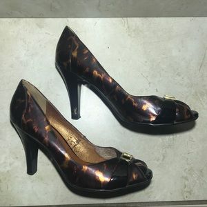 DANA BUCHMAN HEELS, SIZE 6